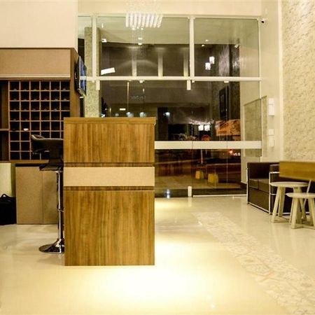 Grand Cafe Hotel Маньюасу Екстер'єр фото