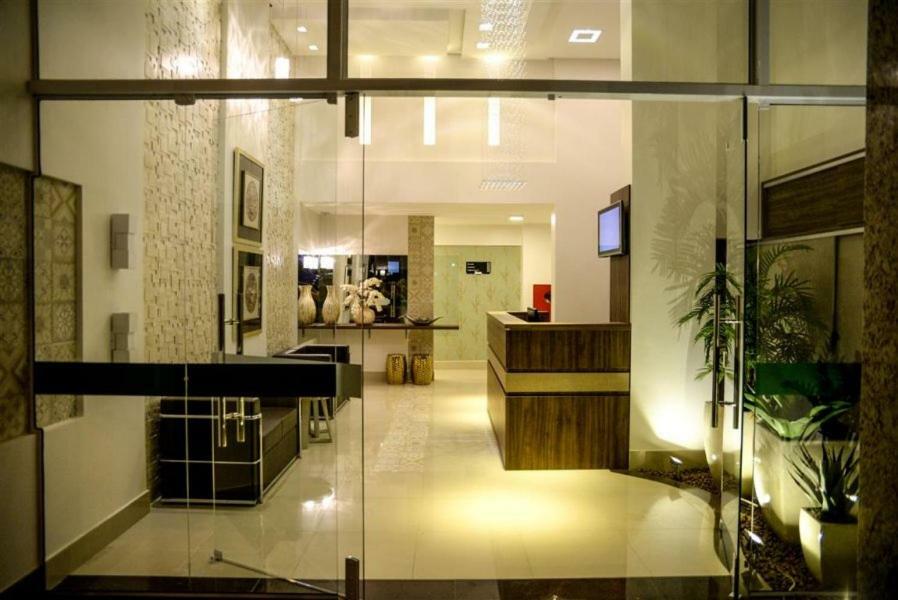 Grand Cafe Hotel Маньюасу Екстер'єр фото