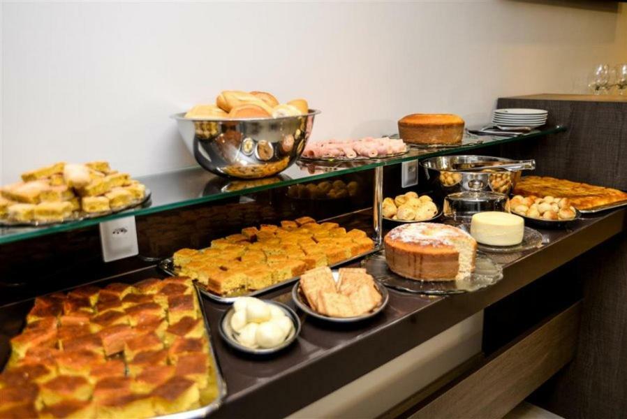 Grand Cafe Hotel Маньюасу Екстер'єр фото